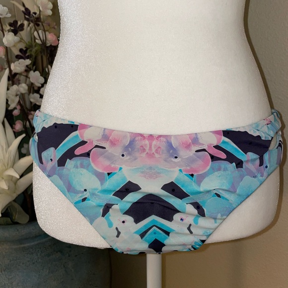Very cute colorful swimsuit with Swarovski elements - Picture 4 of 12